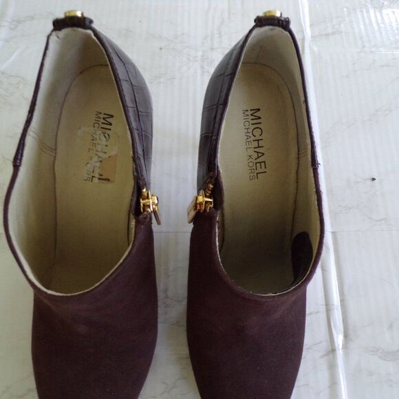 Michael Kors suede ankle booties 7 - Picture 4 of 10